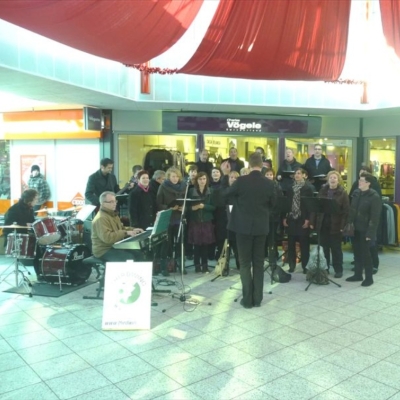 Kerstoptreden Op de Kamp